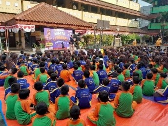 Wisata LiterAsyik Ke SDN Kebon Pala 04